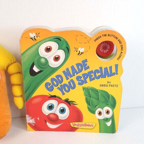Veggie Tales Book (working) + Bounce 'N Talk Laura Carrot (not working) - Picture 6 of 12